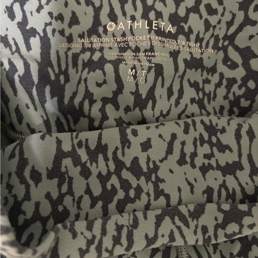 Athleta High-Rise Salutation Stash Printed 7/8 Leggings in Aqua and Charcoal - Picture 4 of 5